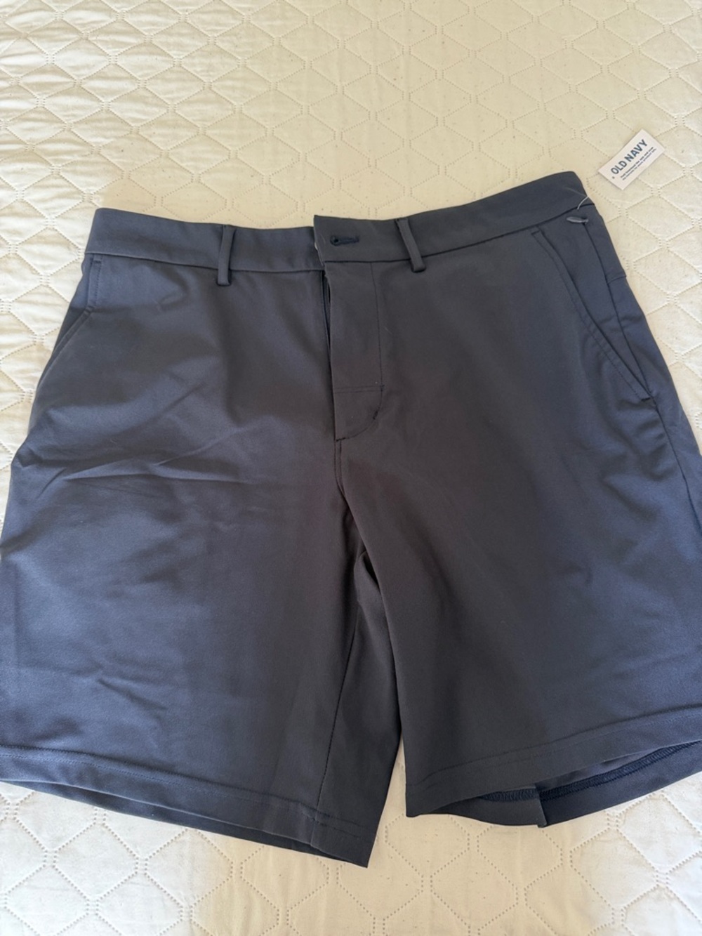 Men’s Old Navy Flat Front Tech Shorts, Size 32, Navy Blue